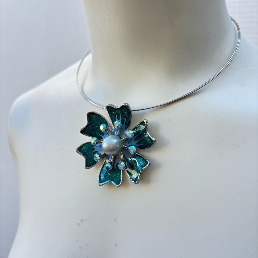 Hoop Necklace with Intricate Blue and Silver Floral Design